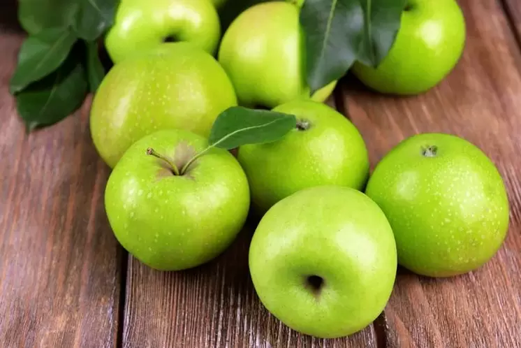 կանաչ խնձոր ձվի դիետայի համար